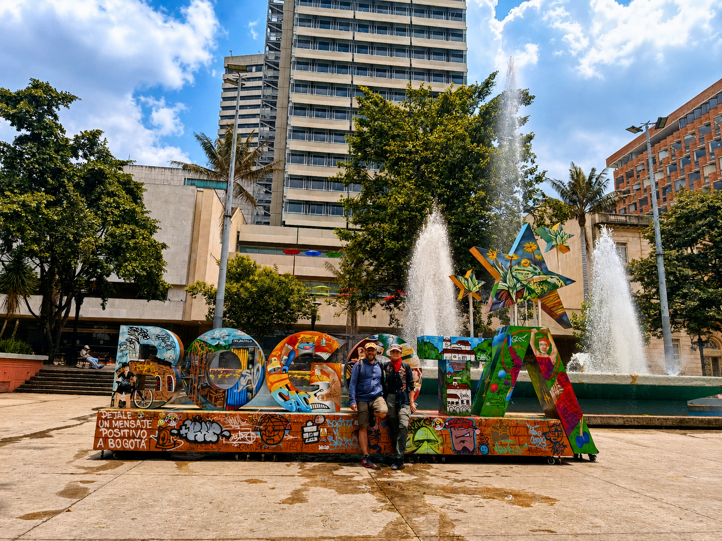 Kolorowy plac i fontanna w Bogocie